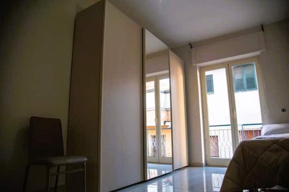 Poggiomarino Apartment | Campania Apartment Vesuvio Comfort - 150m station - 5km Pompeii