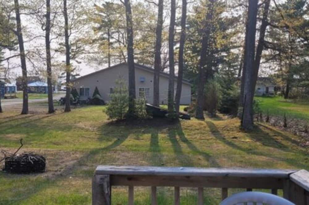Oscoda Cabin | Bungalow #8 w/ 2 Bedrooms