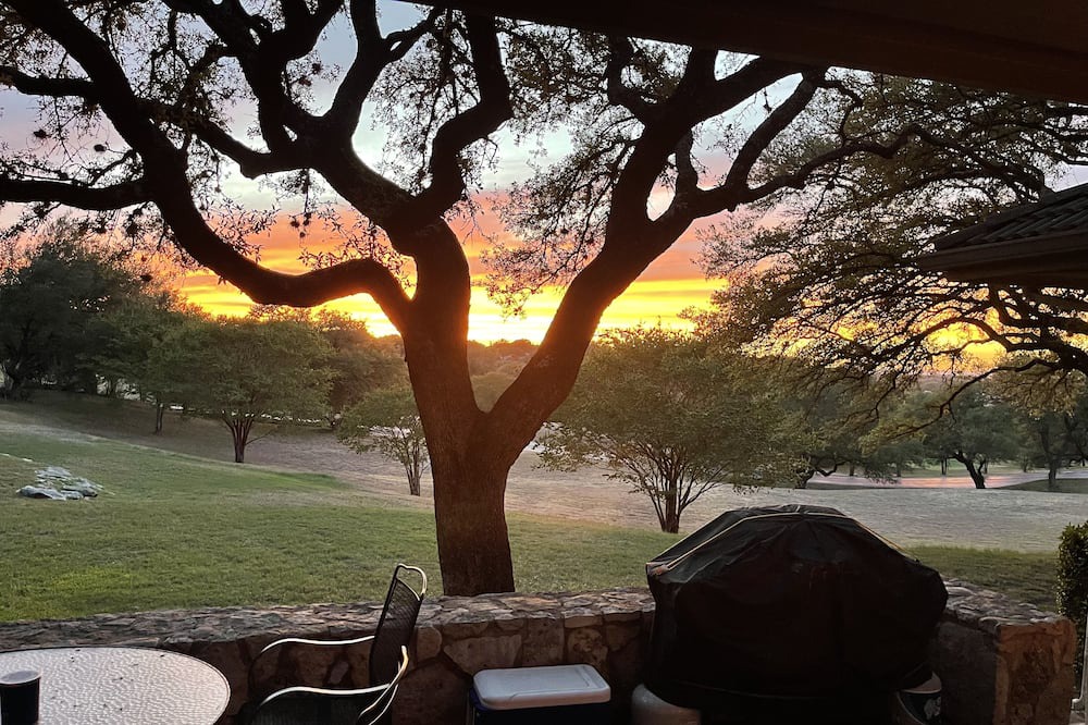 Barton Creek Lakeside Cottage | Hill Country Cottage retreat w/ cool Sunsets. Quiet Refreshment for the Soul.