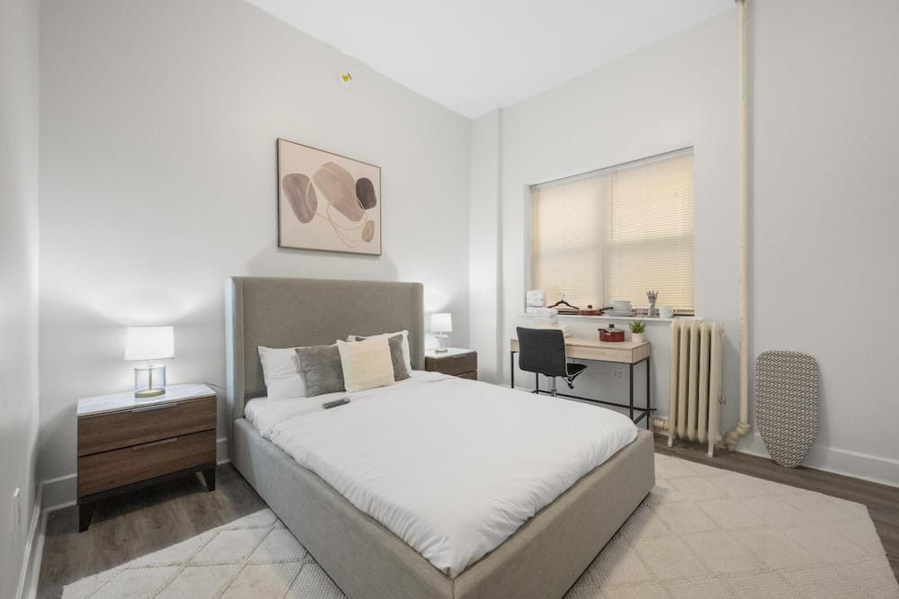 Brooklyn House | Sleek & Stylish Apartment in Trendy Brooklyn