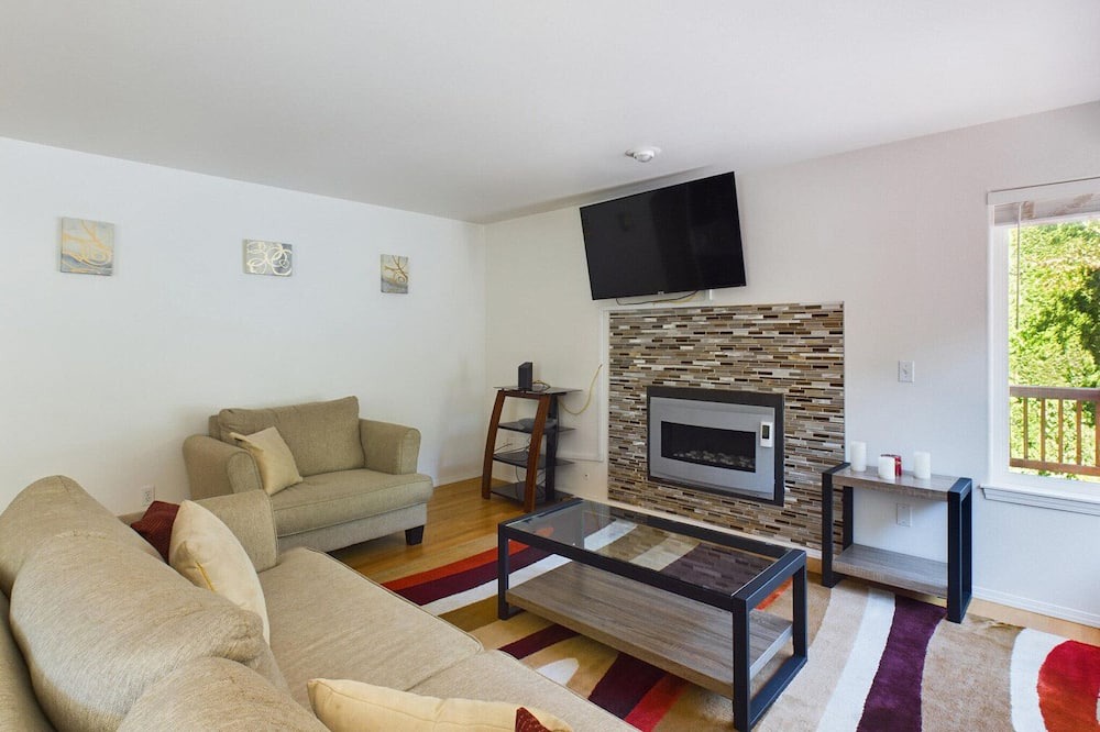 Kent House | Huge Kent 5BR w/ Free Parking & In-Unit Laundry, by Blueground