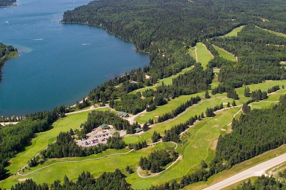 Onanole Cottage | Serenity on Second just minutes from Riding Mountain National Park