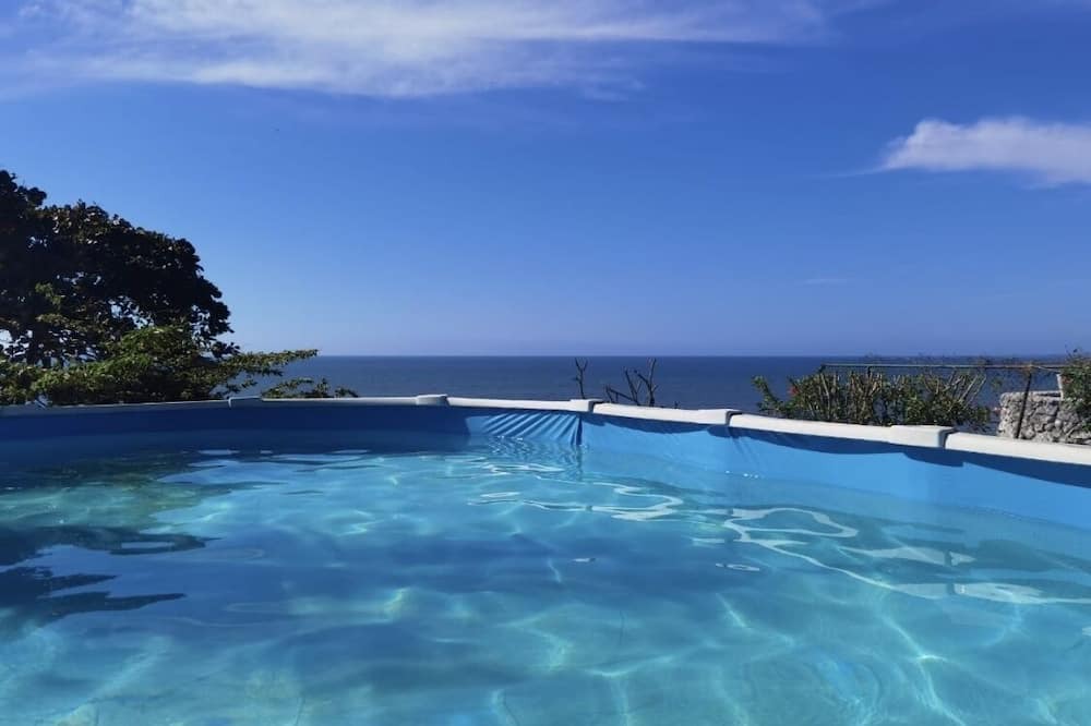 Santa Cruz Ski Chalet | Chalet Espacioso a Orilla de la Playa ,ideal Para Relajarte con Familia y Amigos