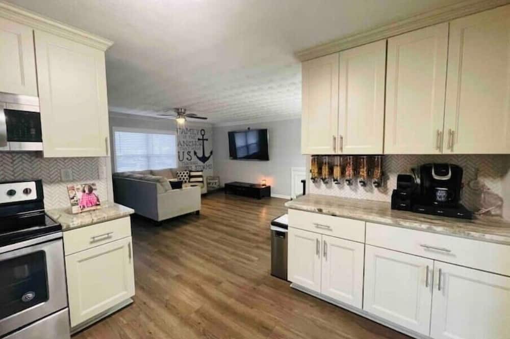 Churchland House | HOME AWAY FROM HOME