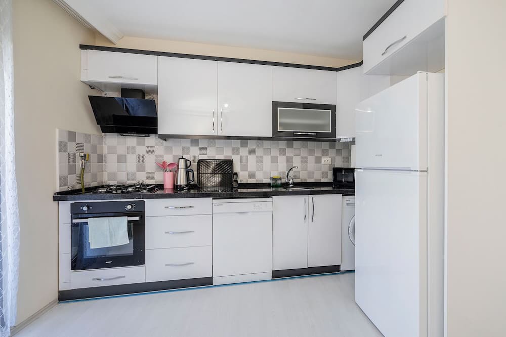Osmangazi Apartment | Spacious Flat w Balcony Near Metro in Osmangazi