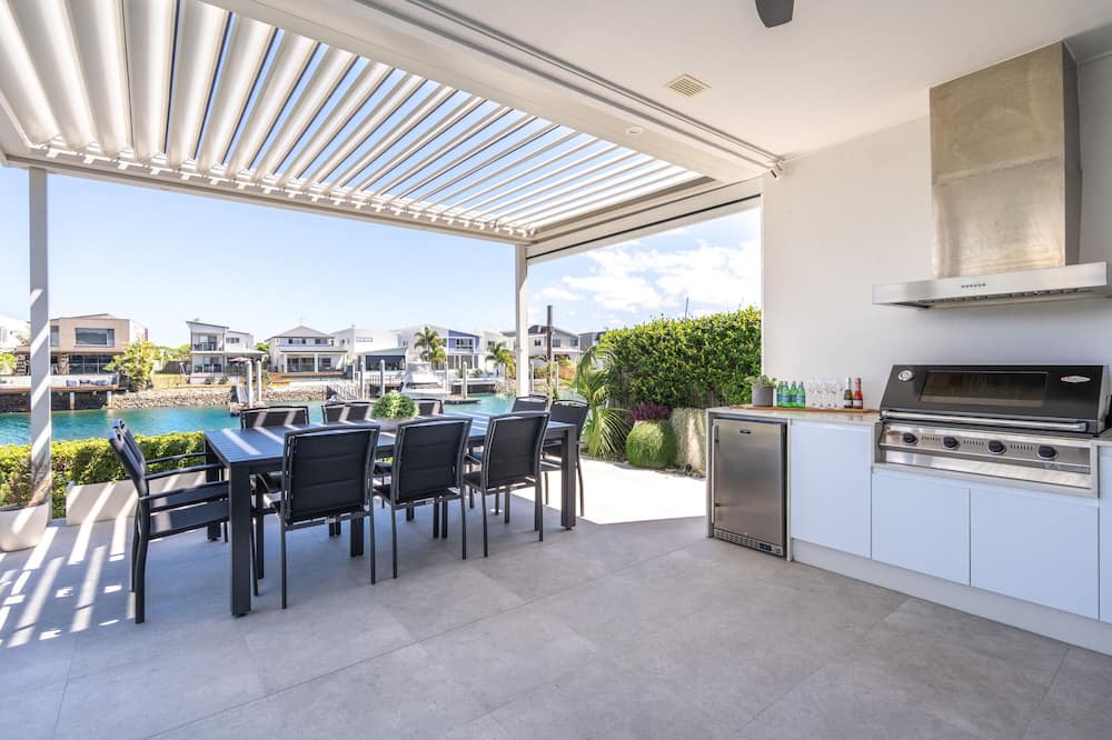 Gold Coast House | Waterfront Family Entertainer w/ Pool