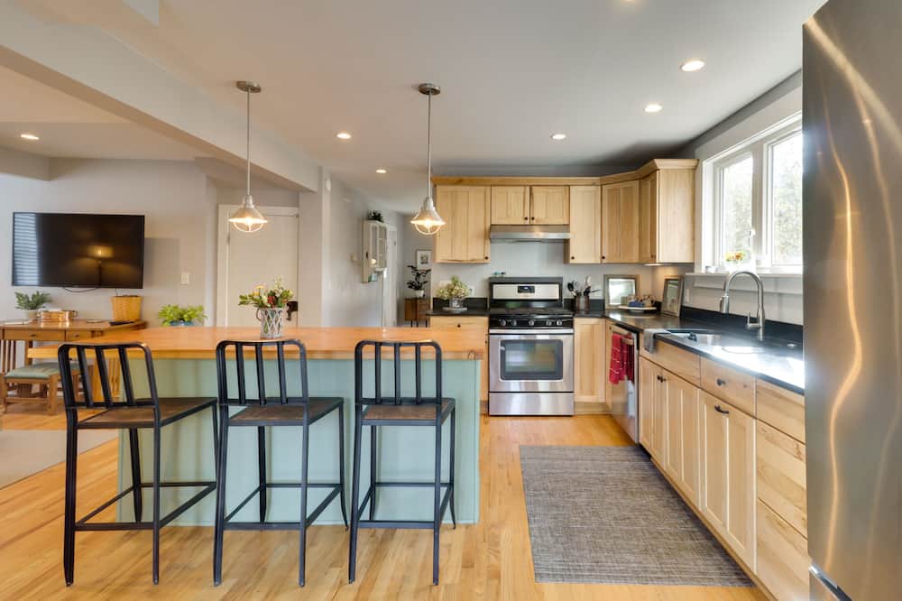 Charlottesville House | Hidden Charlottesville Home: 4 Mi to Downtown!