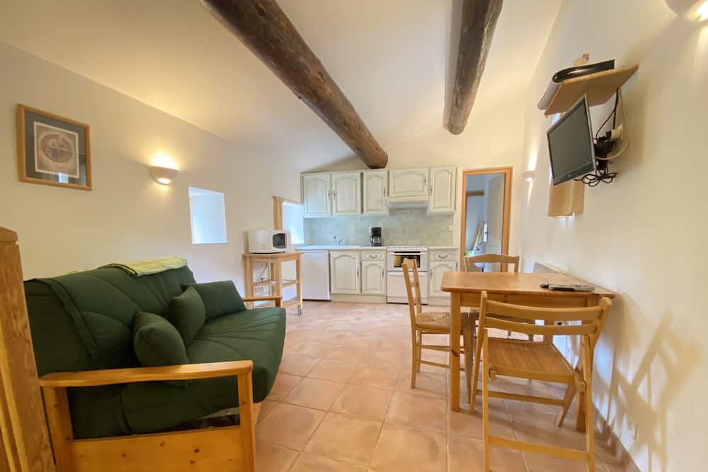 Saint-Sauveur-de-Cruzieres Cottage | La BOULANGERIE with private terrace and barbecue/shared pool