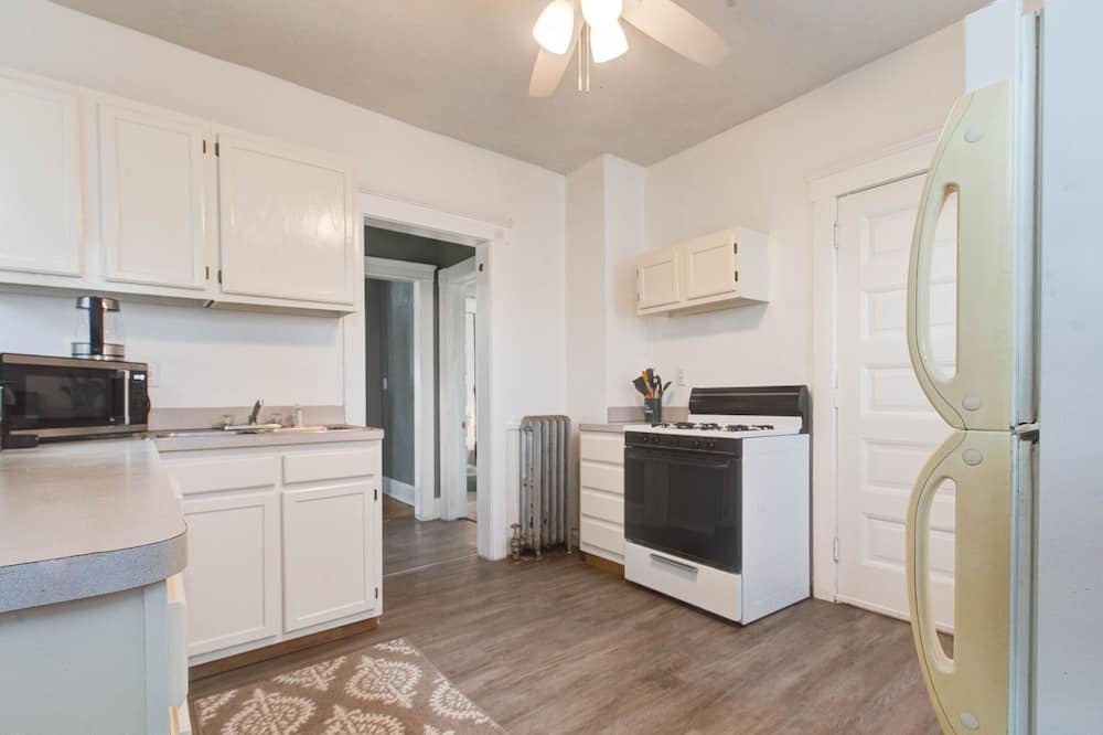 University Circle Apartment | Cozy Bohemian 1 bedroom in a 3 bedroom house in beautiful Little Italy.