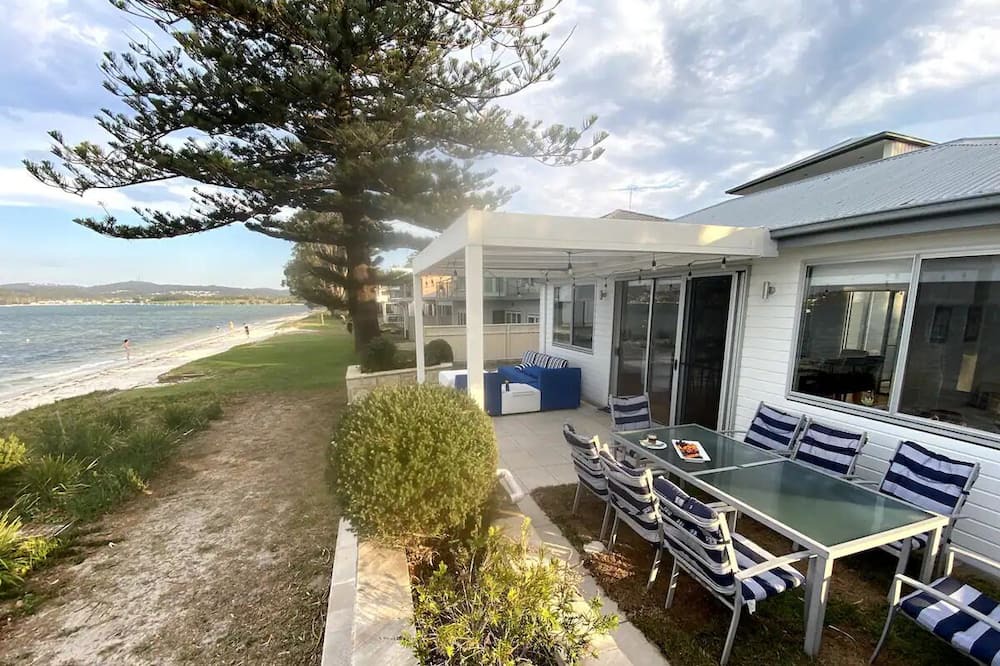 Salamander Bay House | Absolute Waterfront Beach House Foreshore Bliss on Salamander Bay