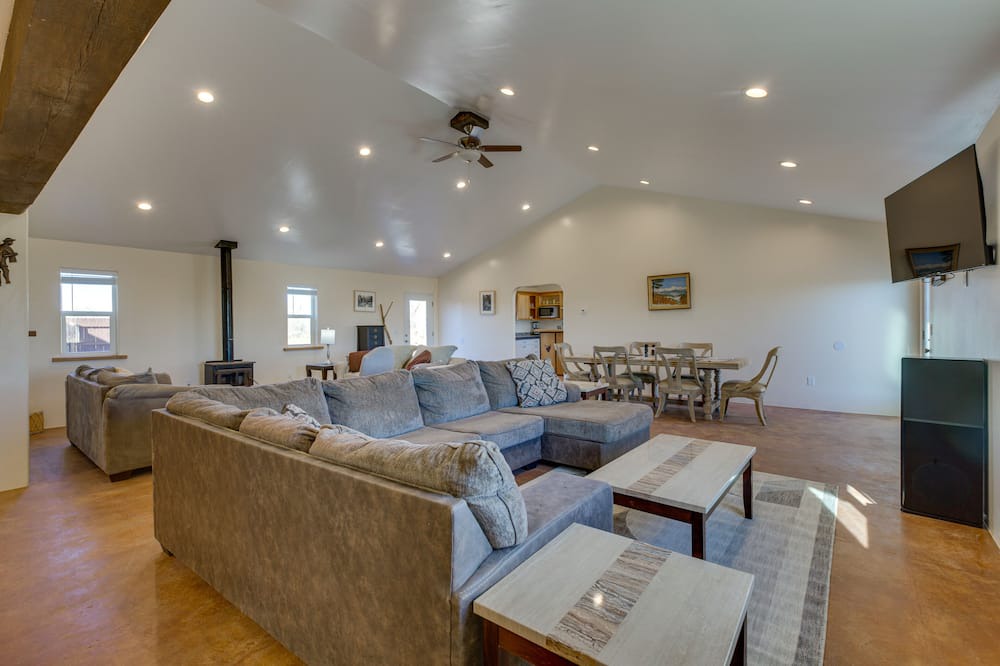 Antonito House | Spacious Antonito Getaway w/ Wood-Burning Stove!