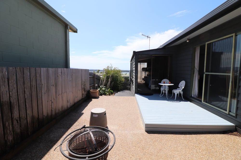 Mallacoota House | 26 Brady Street