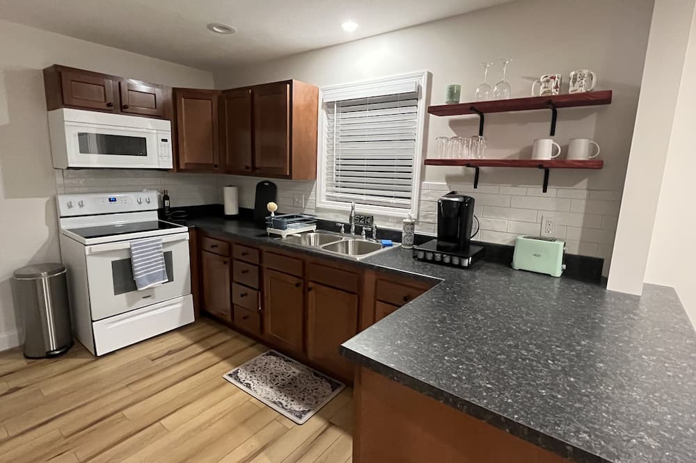 Parkersburg House | Cozy 2 Bedroom Home Near Hospitals and Interstate