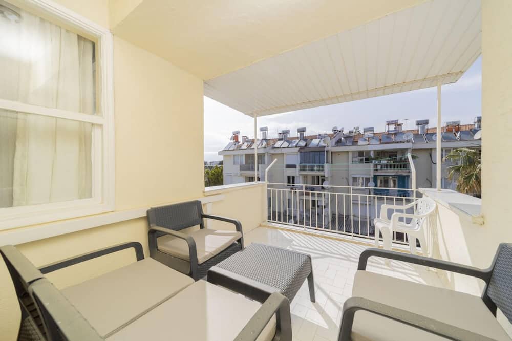 Lara Apartment | Spacious Flat Near Lara Beach in Antalya Muratpasa