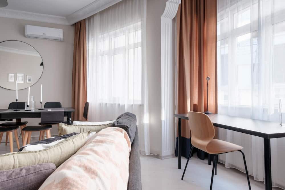 Tophane Apartment | Modern Spacious Flat w Balcony 5 min to Taksim
