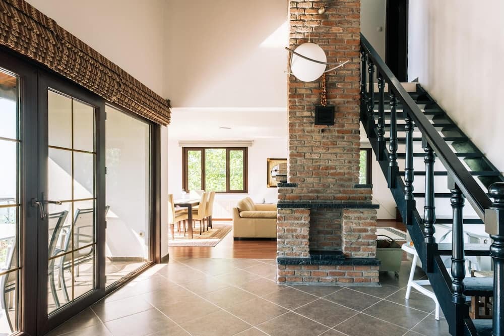 Derbent Apartment | Chic Flat w Terrace, Garden, Fireplace in Nature