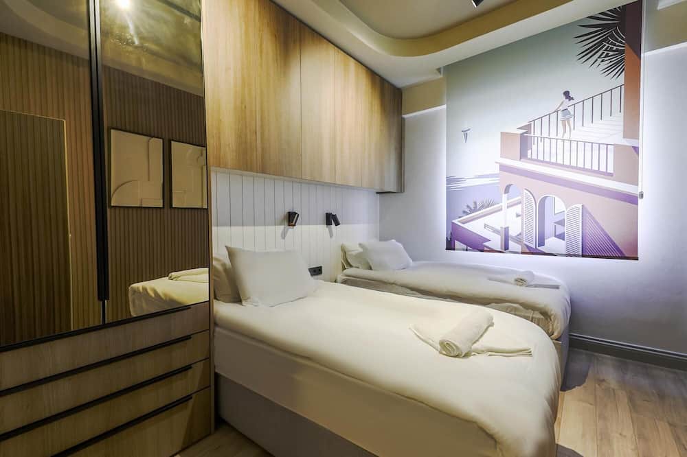 Lara Apartment | Flat w Pool, Garden, 3 min to Beach in Antalya