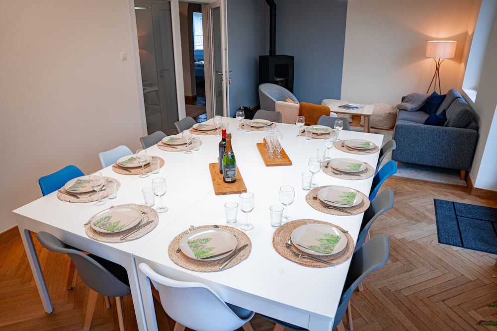 Cluses Villa | Villa 300m2, 6 Chambres aux Portes des Stations de ski