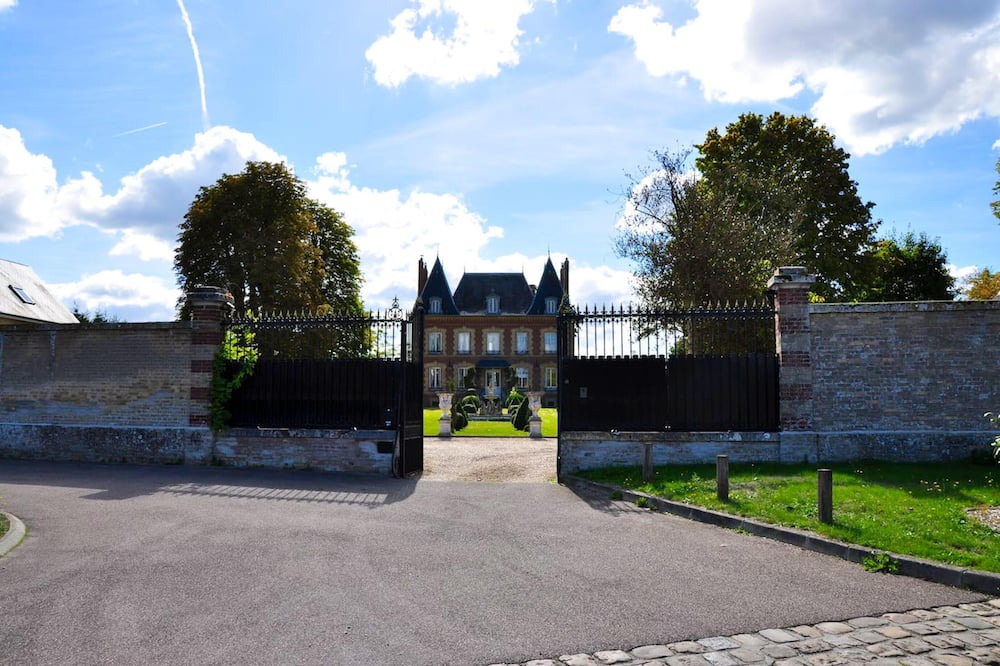 Martot Other | Homerez - Spacious mansion for 8 ppl. with swimming-pool at Criquebeuf-sur-Seine