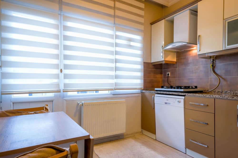 Konak Apartment | Flat w Balcony 5 min to Metro and Coast in Izmir