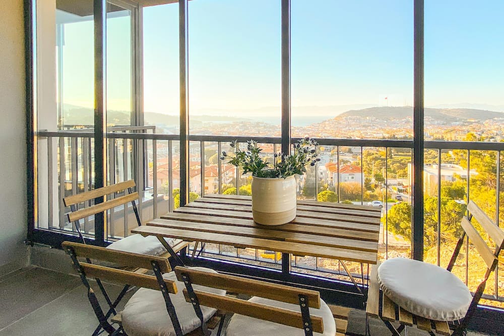 Cesme Apartment | Flat with Balcony 5 min to Cesme Marina