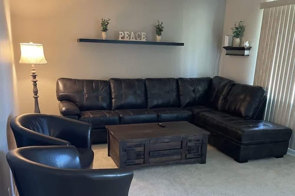 Thunder Bay House | Spacious and comfy 4 bedroom home!