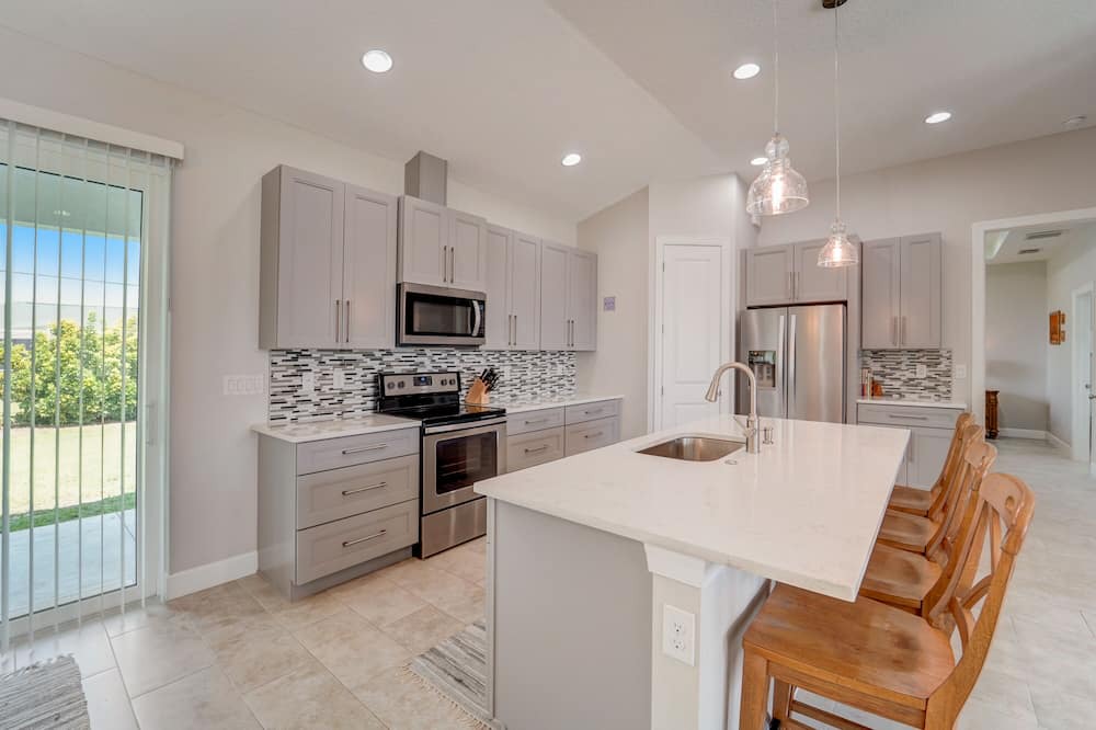 Englewood East House | Sunny Haven retreat