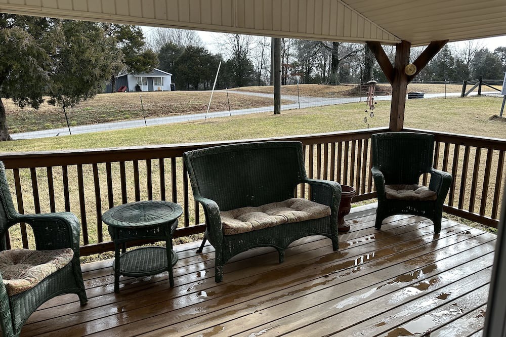 Mc Dougal Other | Country View Escapes located in Piggott Arkansas 72454 Cozy, relaxing atmosphere