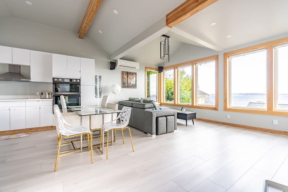 West Seattle House | Breathtaking View of the Puget Sound , 5 min walk to Alki Beach, Newly Built