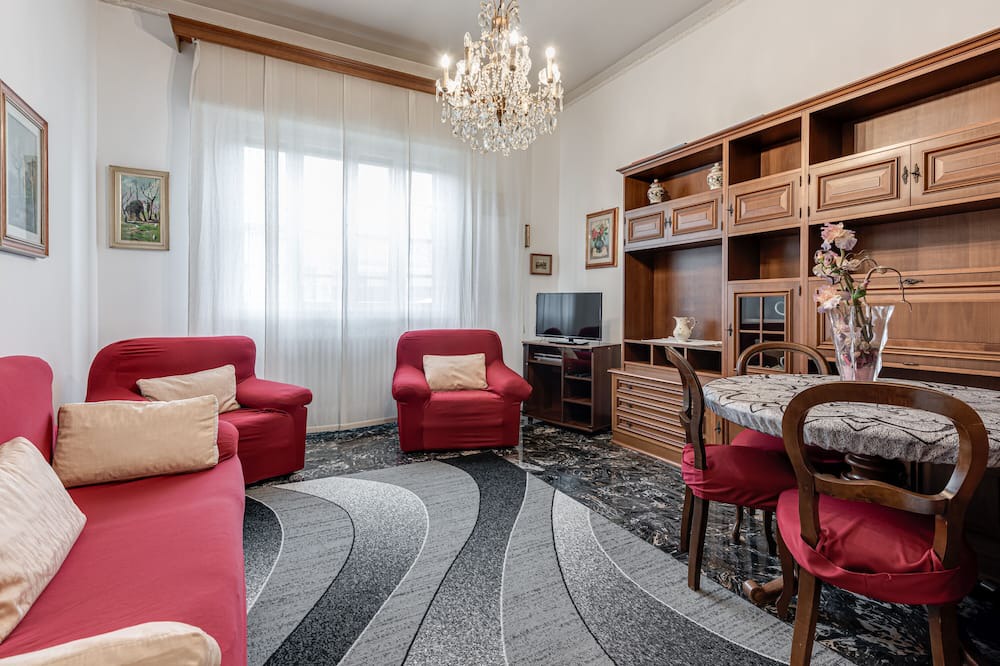 Peretola Apartment | Apartment 'Firenze' with Shared Garden and Wi-Fi