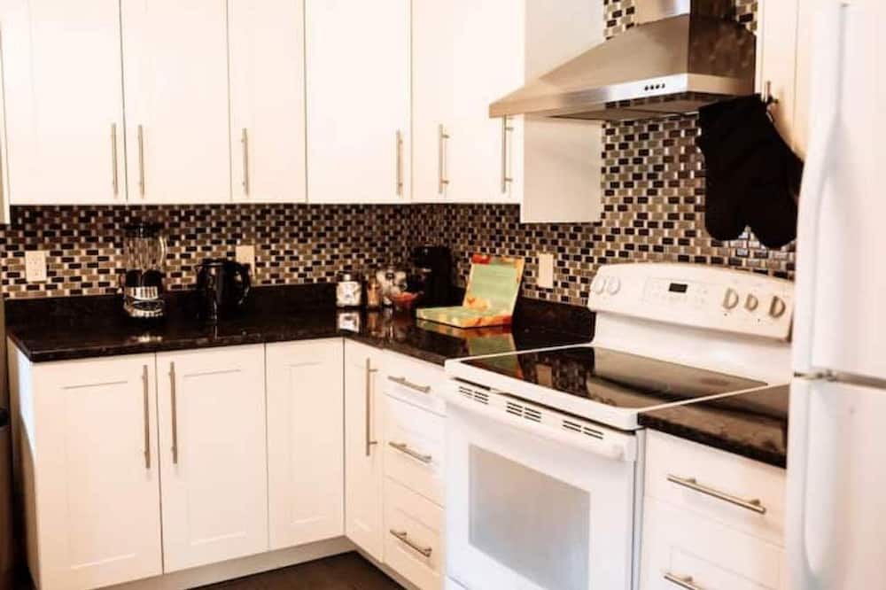 Fairlawn House | Winter Home in Fairlawn