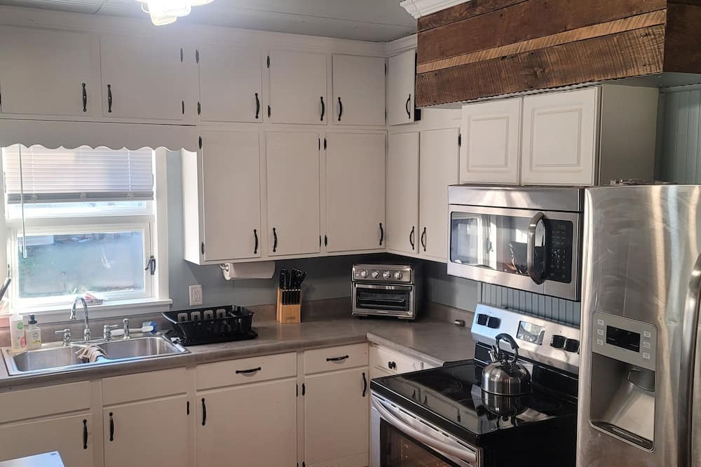 Fairview  Highland County Other | Amazing Farmhouse 20 mins to Wilmington, Washington CH, Hillsboro