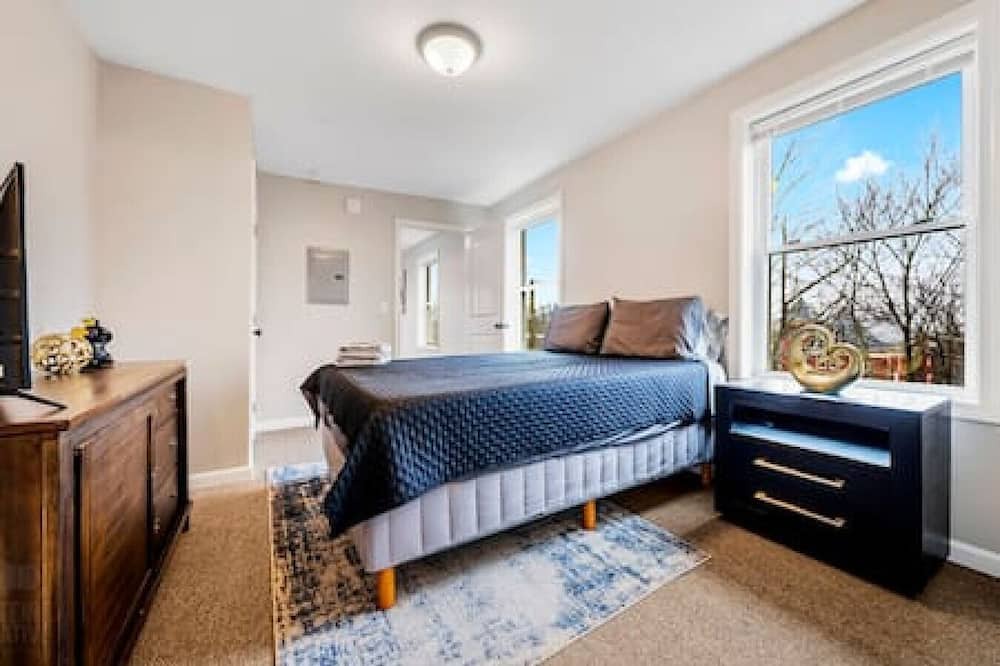 Gorham Apartment | Stylish 1BD Getaway | Wi-fi | Long Term Available