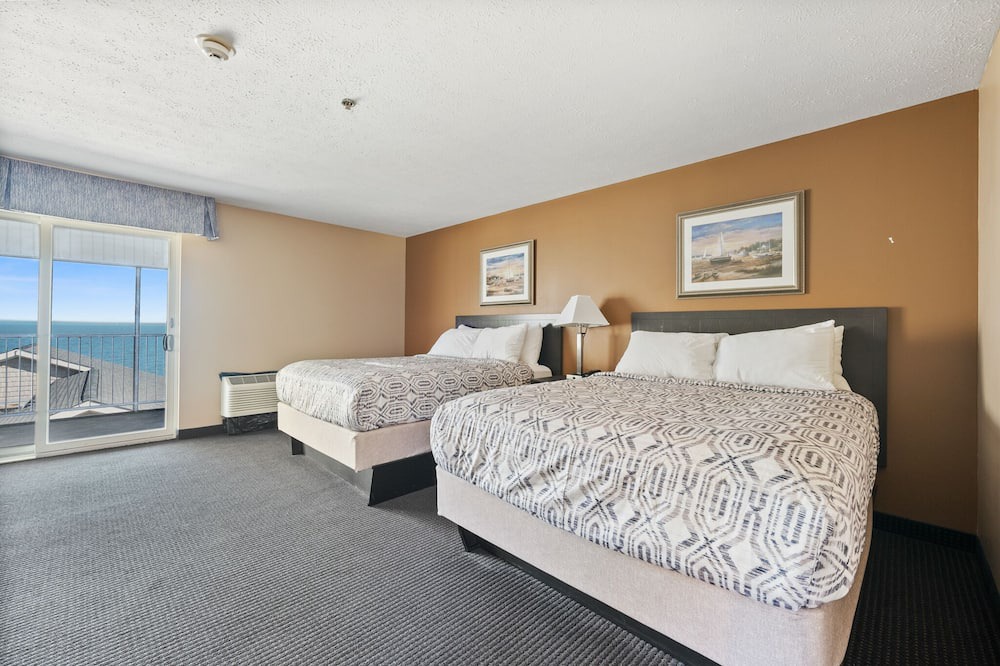 Put-in-Bay House | Family Suite at Bayshore Resort Put-in-Bay
