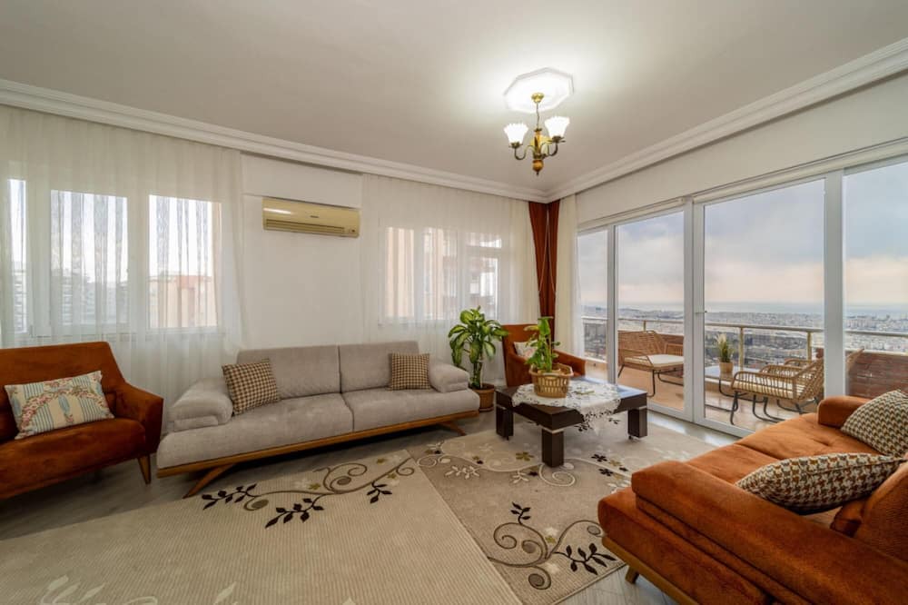 Kepez Apartment | Apartment with Panoramic City View in Kepez