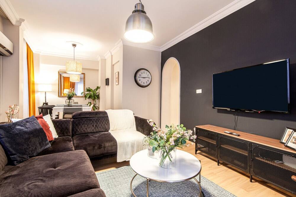 Osmanbey Apartment | Central and Convenient Flat in Sisli