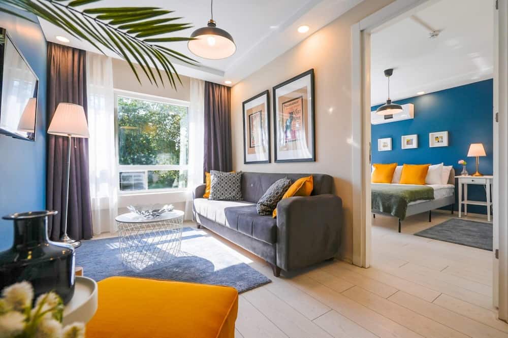 Kaleici Apartment | Missafir Modern Flat near Hadrian's Gate