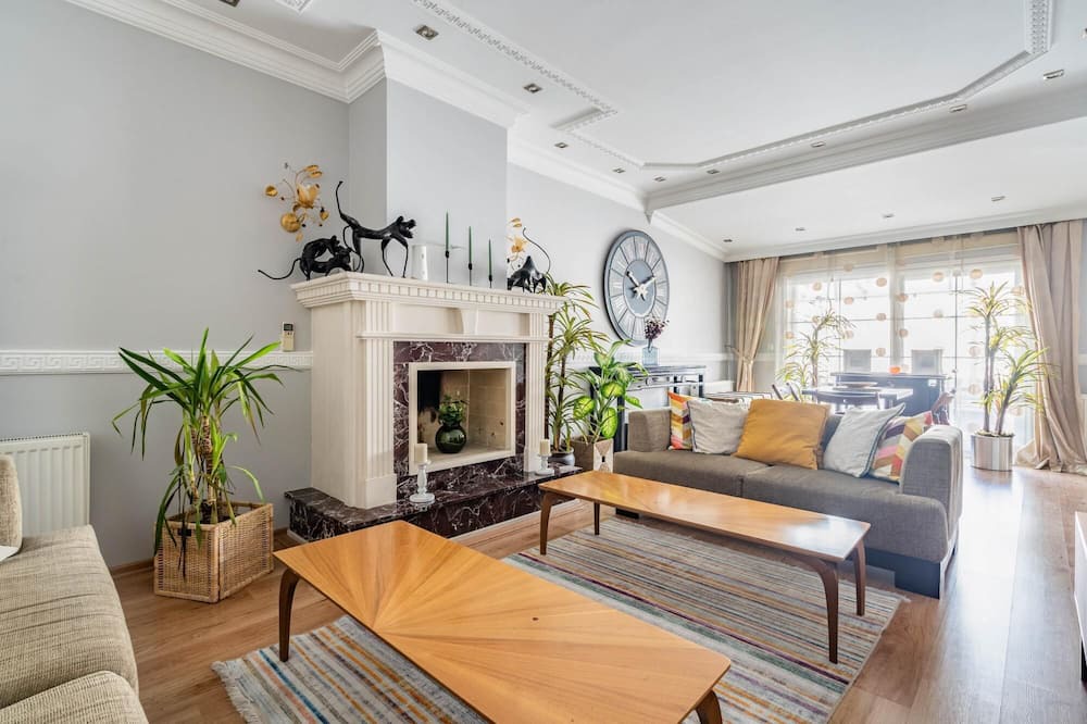Osmanbey Apartment | Missafir Exclusive Flat with Terrace in Nisantasi