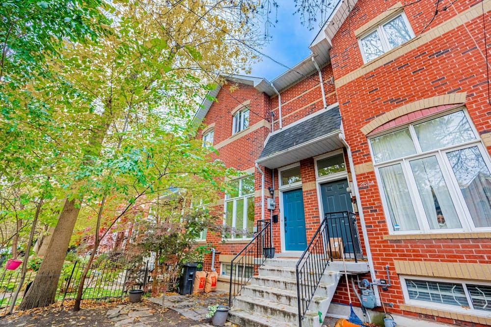 Old Town House | Townhome in Cabbagetown South