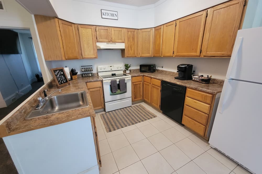Andover Apartment | Centrally located Andover Ohio - Pymatuning State Park / Lake