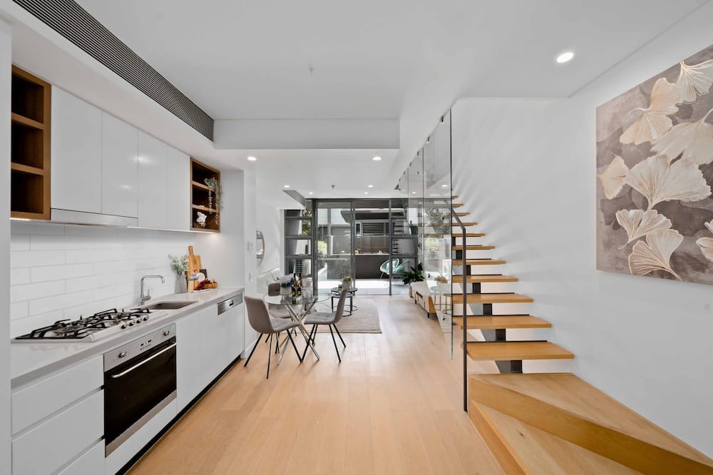 Strathfield Apartment | Ashfield 2Br steps to Shopping & Train Station