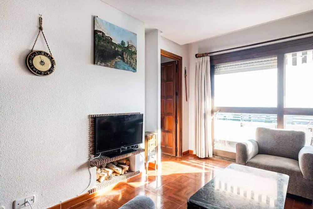 El Escorial Apartment | Stop to Monastery..