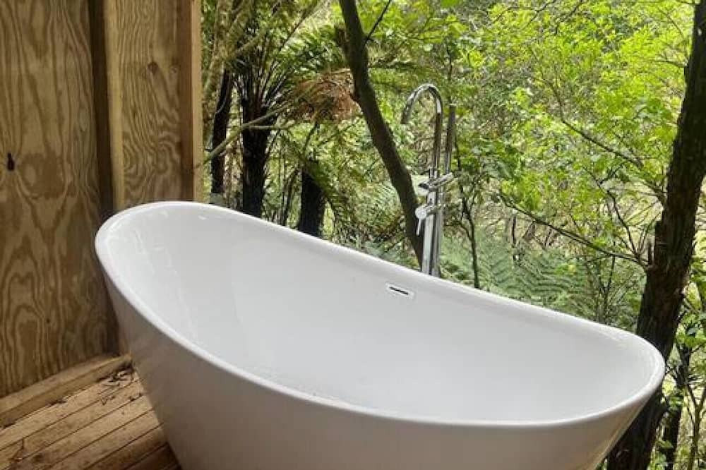 Pukehina RV Rental | Unwind Under the Stars: Campsite