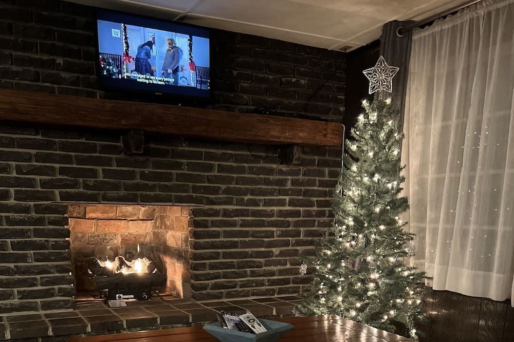 Malaga Cabin | Cheaper Than Therapy Cabin