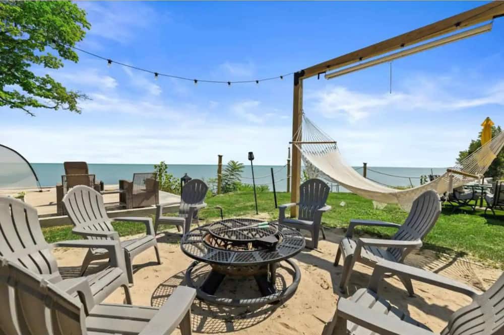 Kenosha House | Carthage Lakehouse