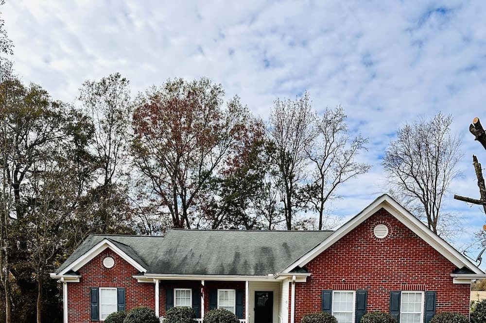 Marshville House | Country retreat home away from the hustle and bustle of city life.