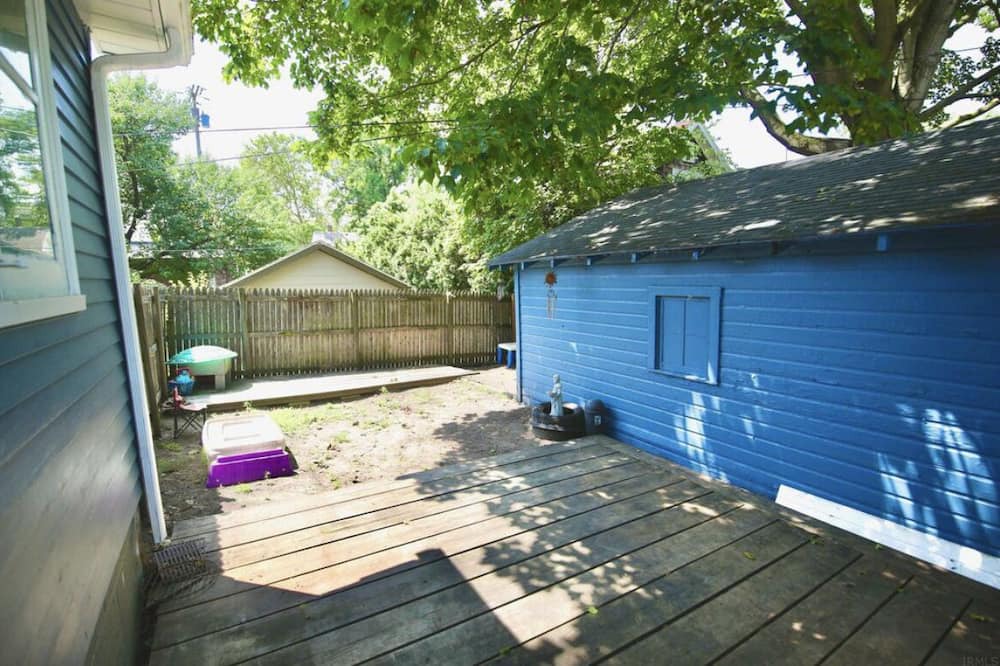 Goshen House | Prime location
