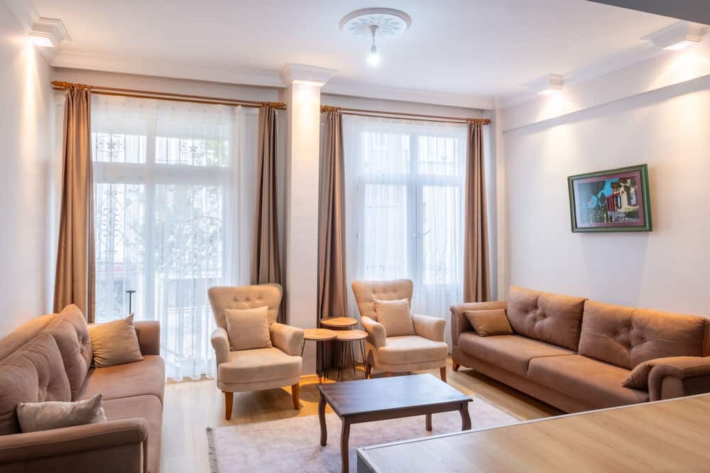 Kusadasi City Centre Villa | Duplex Villa w Sea View Terrace in Kusadasi