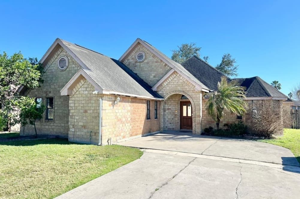 Pharr House | Large, Quiet Home w/Excellent Heated Indoor Pool, Pet-Friendly!