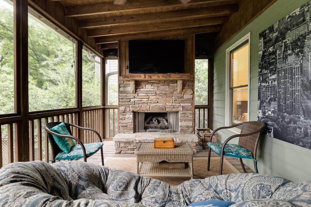 Westside Cottage | Cozy Midtown Atlanta Cottage